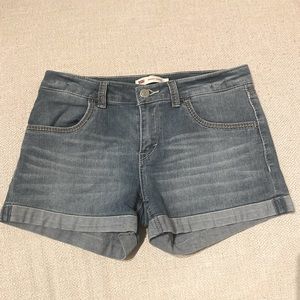 Levi’s “Shorty Short” blue jean shorts. Size 16R (juniors). EUC